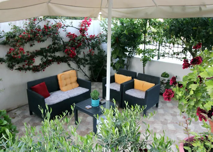 Omnia Apartments