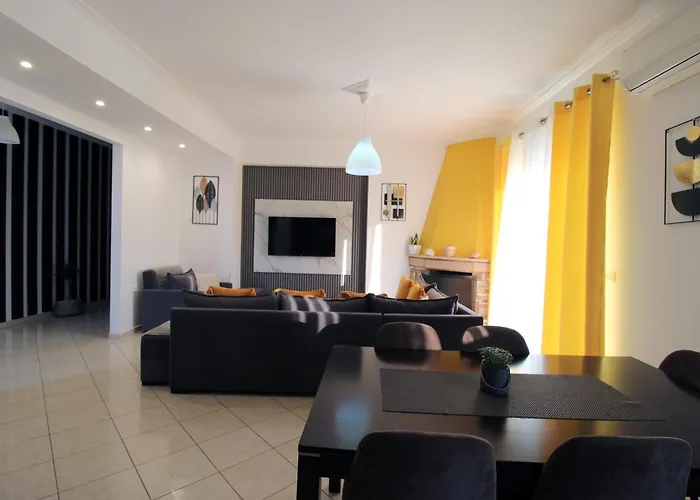 Omnia Apartments