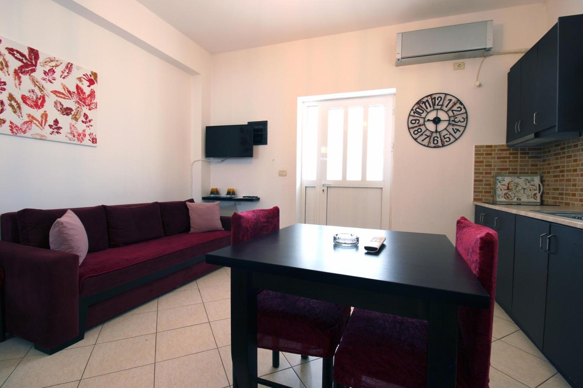 Omnia Apartment